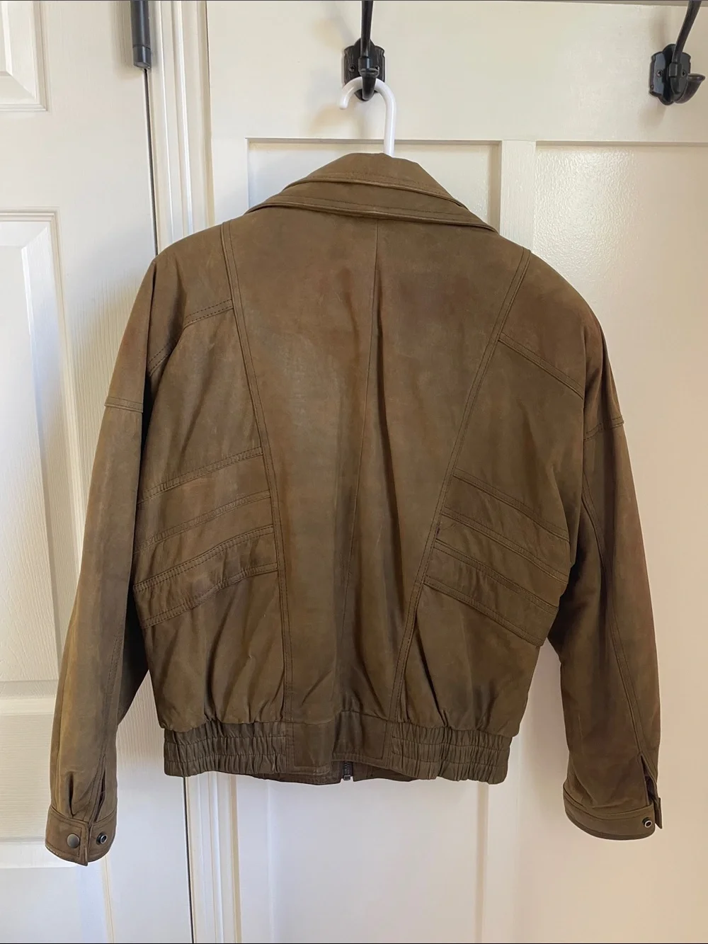 Vintage-Inspired Brown Leather Bomber Jacket by